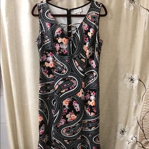 𝅺BISOU Bisou sleeveless floral dress - Picture 1 of 2